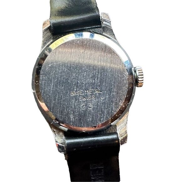 Lot of 5 Mickey Mouse Minnie Mouse Vintage watches unknown if working - Picture 2 of 12